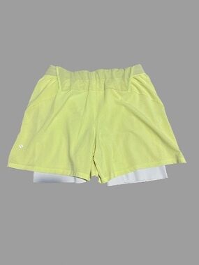 Men’s Lululemon Vented Tennis Short 6" Liner 9" Sz L Yellow ELLE/WHT
